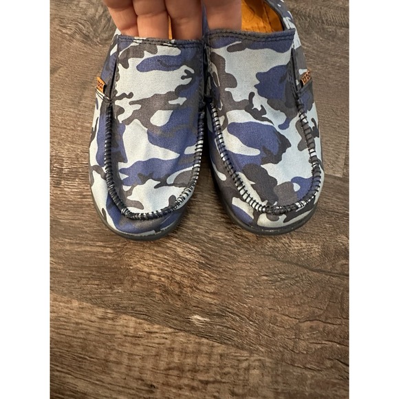 Crocs Santa Cruz Blue Camo Loafers Shoes Slip On Kids Juvenile Size 4 Worn Once - Picture 1 of 5